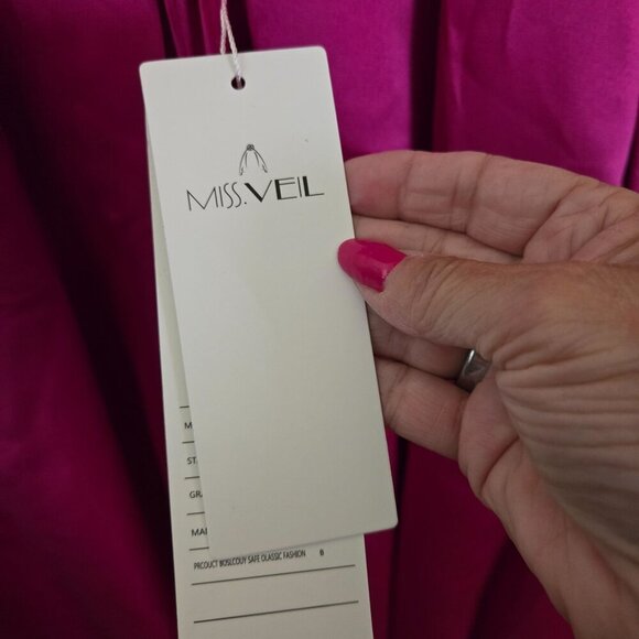 Miss Veil NWT Stunning Fuscia Crewneck Sleeveless High Low Satin Gown Size M - Picture 7 of 7